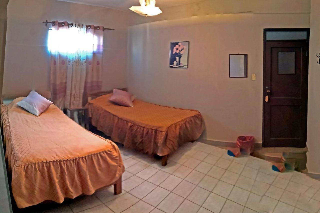 Casa Discreta Bed & Breakfast Кочабамба Екстериор снимка