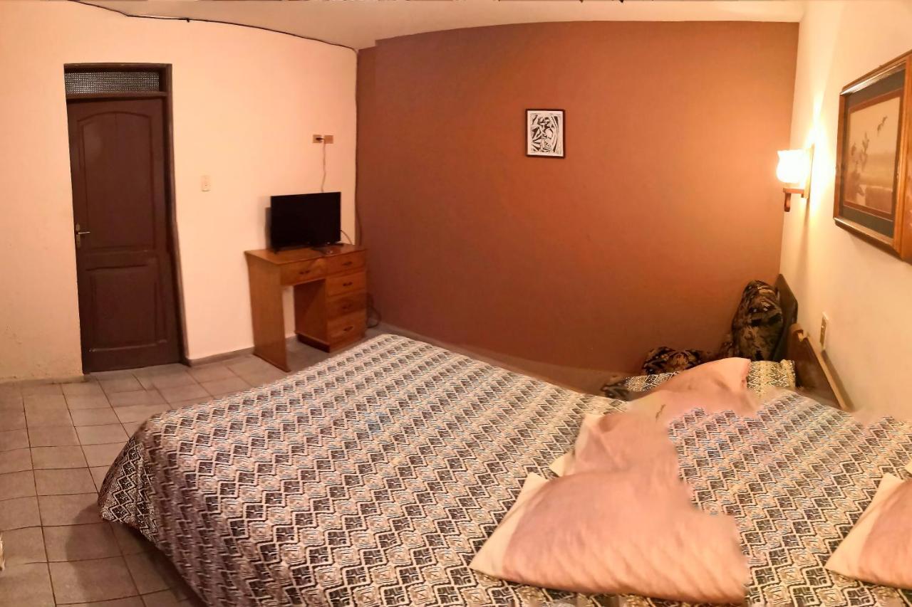 Casa Discreta Bed & Breakfast Кочабамба Екстериор снимка