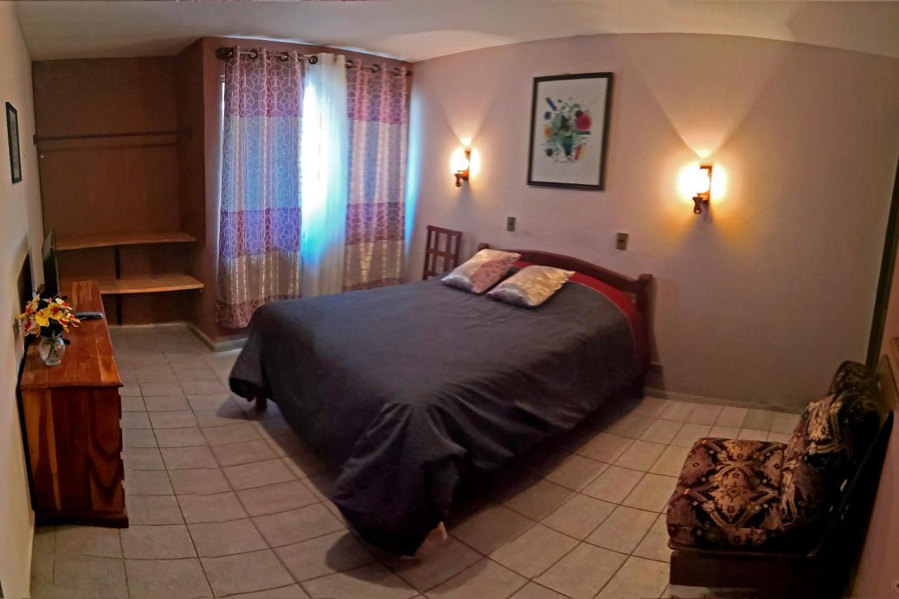 Casa Discreta Bed & Breakfast Кочабамба Екстериор снимка