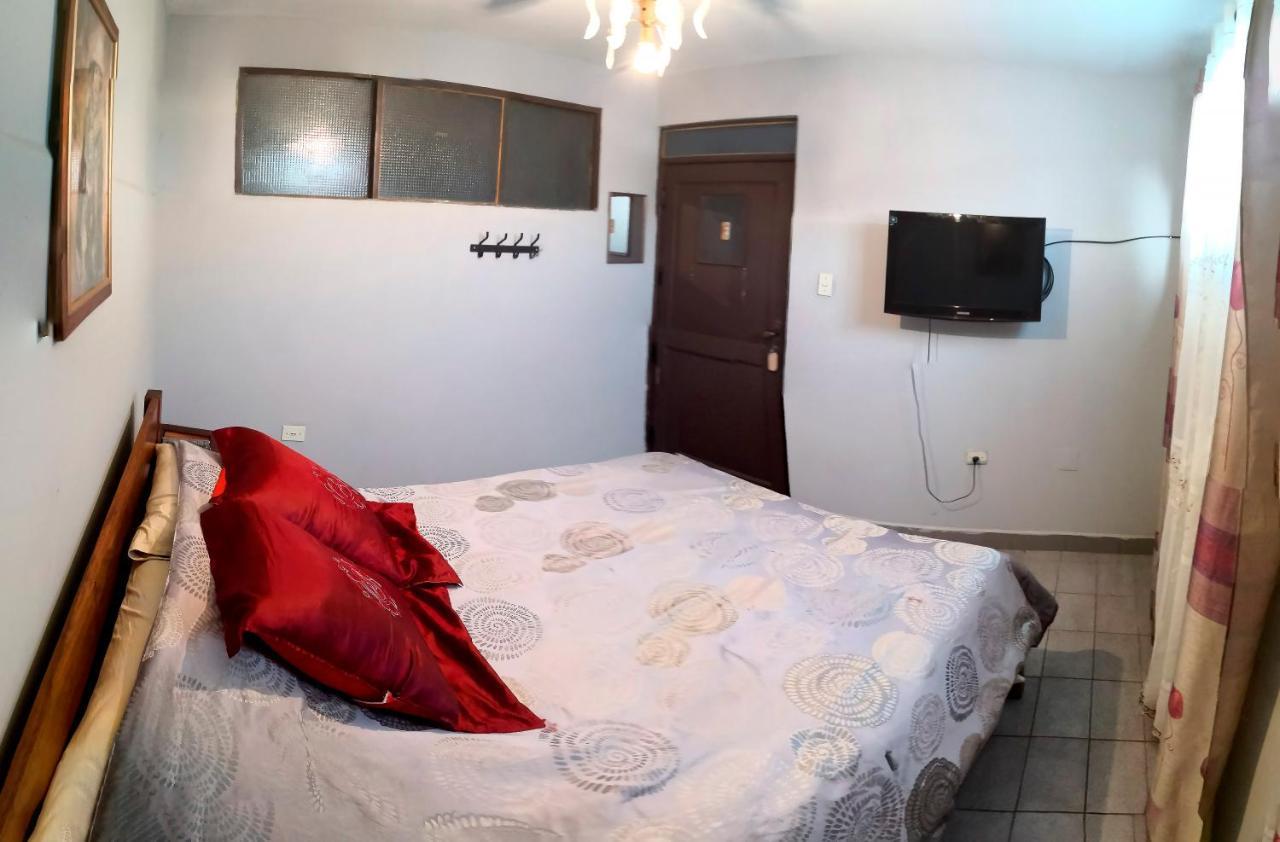 Casa Discreta Bed & Breakfast Кочабамба Екстериор снимка