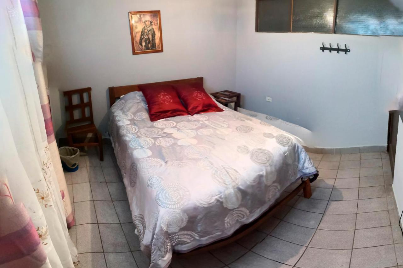 Casa Discreta Bed & Breakfast Кочабамба Екстериор снимка